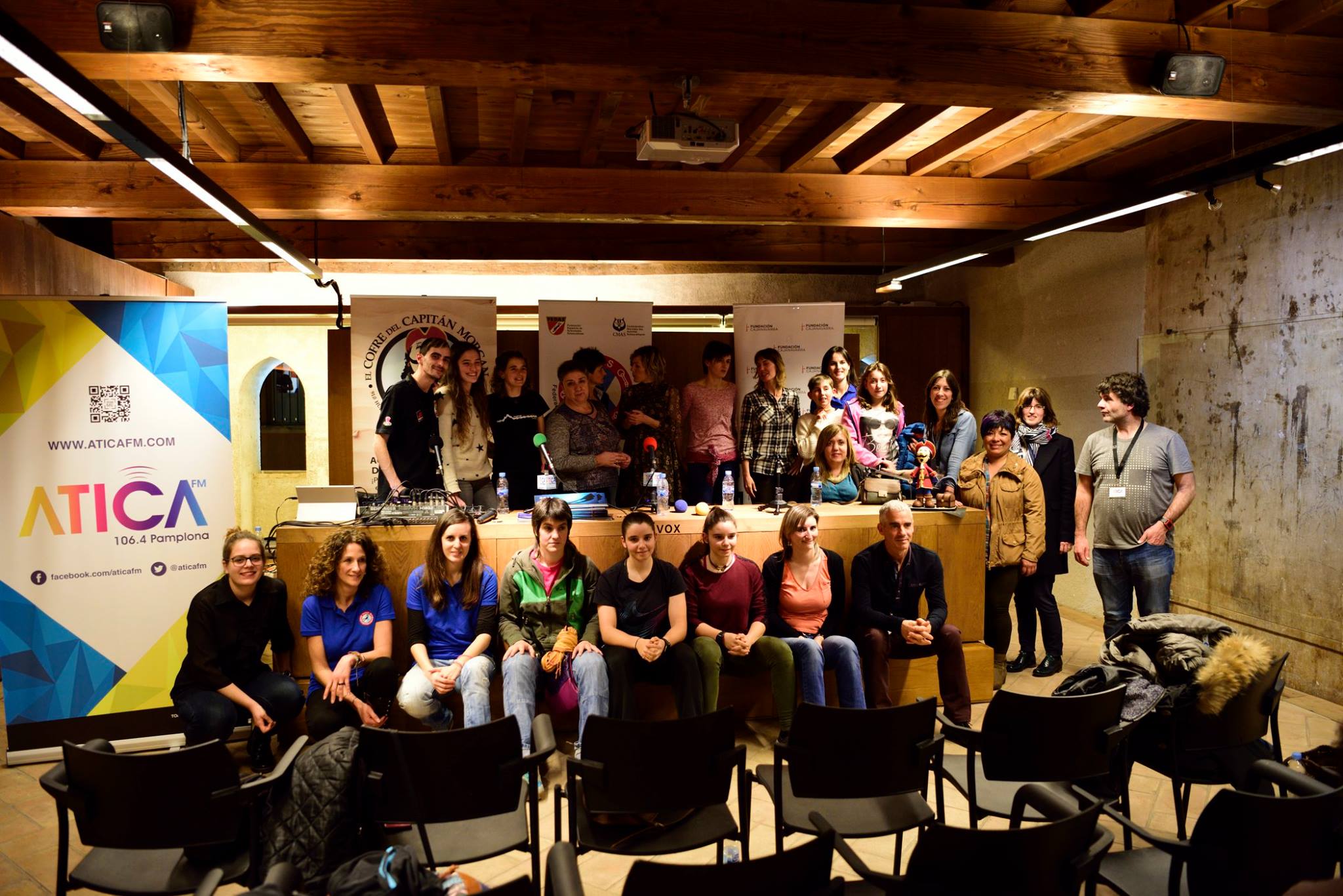 Mesa redonda y bautizo de buceo (Mujer y Deporte)